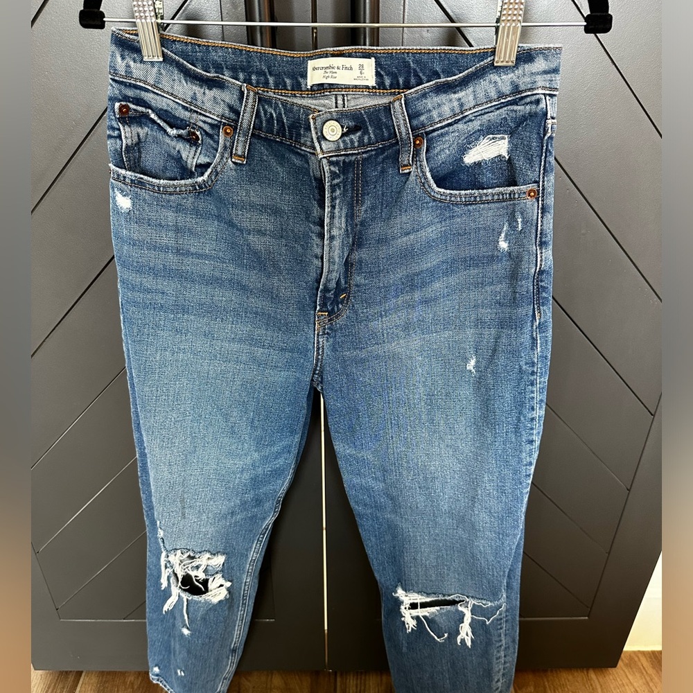 Abercrombie mom jeans